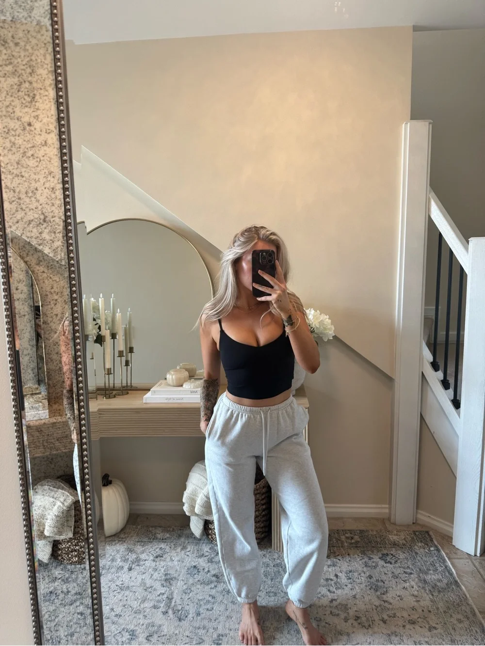 Aritzia mega joggers in light Heather grey